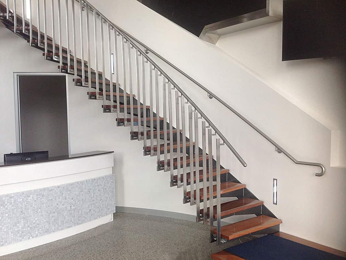 stainless-steel-balustrade-handrails-curved-staircase