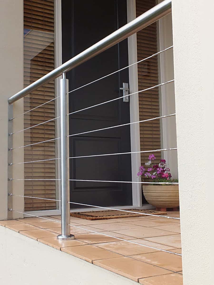 stainless-steel-handrails-balustrade-home-entrance